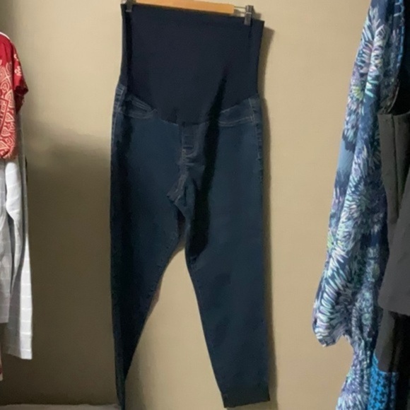 LIZ Lange - Picture 1 of 5